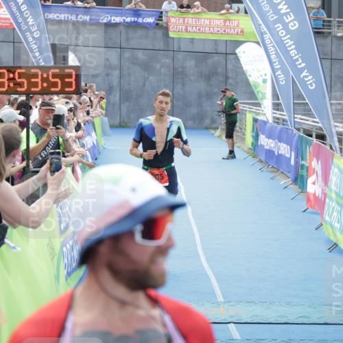 10.08.2025 - GEWOBA Citytriathlon Bremen H.Heesch http://msf.ph/oto/8553129 10.08.2025 13:53:57 Ziel 705, 755 meine-sportfotos.de