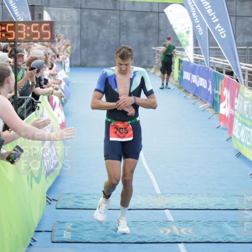 10.08.2025 - GEWOBA Citytriathlon Bremen H.Heesch http://msf.ph/oto/8553131 10.08.2025 13:53:58 Ziel 705, 755 meine-sportfotos.de