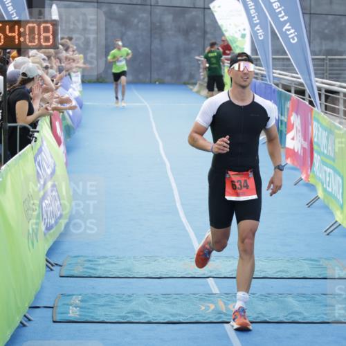 10.08.2025 - GEWOBA Citytriathlon Bremen H.Heesch http://msf.ph/oto/8553139 10.08.2025 13:54:12 Ziel 634 meine-sportfotos.de