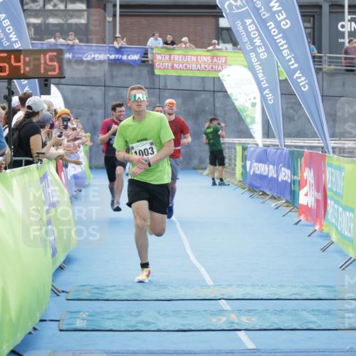 10.08.2025 - GEWOBA Citytriathlon Bremen H.Heesch http://msf.ph/oto/8553141 10.08.2025 13:54:18 Ziel 634, 1003, 1012 meine-sportfotos.de