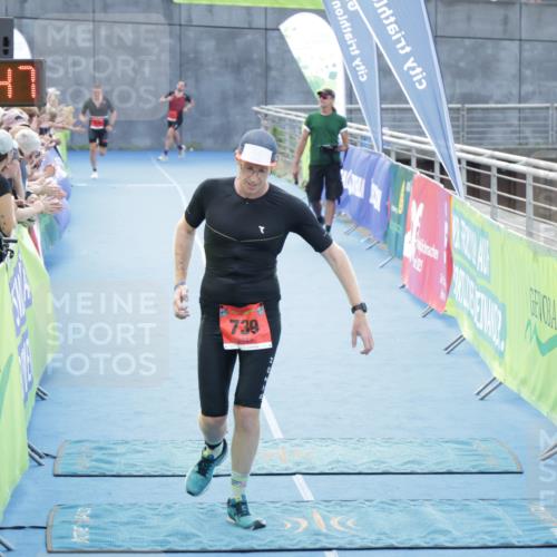 10.08.2025 - GEWOBA Citytriathlon Bremen H.Heesch http://msf.ph/oto/8553159 10.08.2025 13:54:51 Ziel 739 meine-sportfotos.de