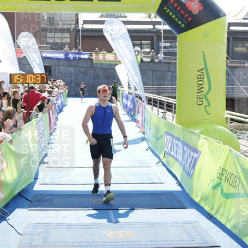 10.08.2025 - GEWOBA Citytriathlon Bremen H.Heesch http://msf.ph/oto/8553173 10.08.2025 15:10:40 Ziel 17, 261 meine-sportfotos.de