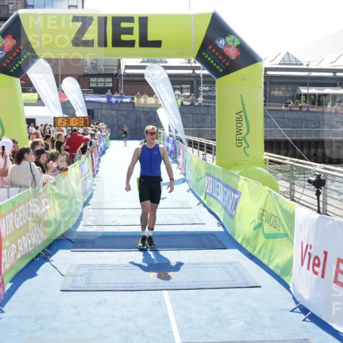 10.08.2025 - GEWOBA Citytriathlon Bremen H.Heesch http://msf.ph/oto/8553175 10.08.2025 15:10:41 Ziel 17, 261 meine-sportfotos.de