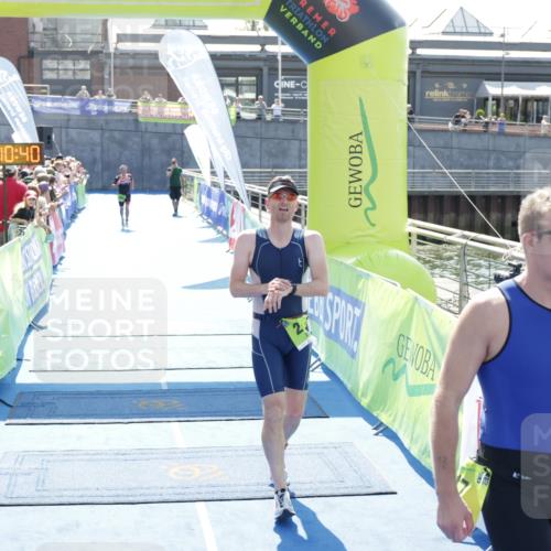10.08.2025 - GEWOBA Citytriathlon Bremen H.Heesch http://msf.ph/oto/8553181 10.08.2025 15:10:44 Ziel 17, 261, 304 meine-sportfotos.de