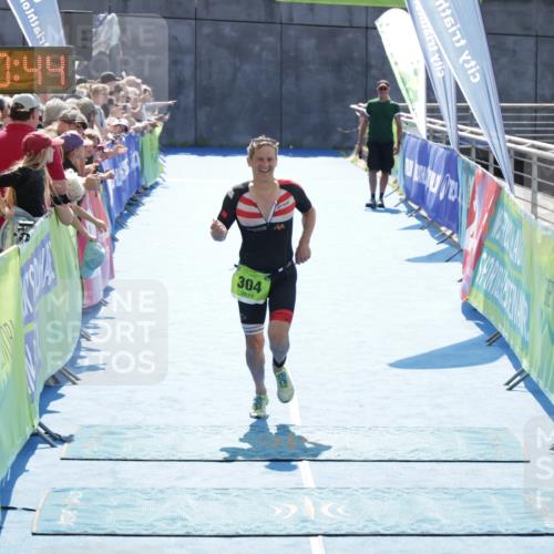 10.08.2025 - GEWOBA Citytriathlon Bremen H.Heesch http://msf.ph/oto/8553189 10.08.2025 15:10:48 Ziel 261, 304 meine-sportfotos.de