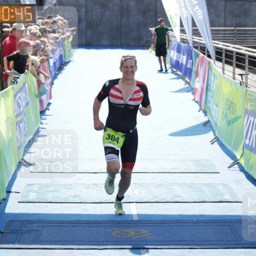 10.08.2025 - GEWOBA Citytriathlon Bremen H.Heesch http://msf.ph/oto/8553198 10.08.2025 15:10:49 Ziel 261, 304 meine-sportfotos.de
