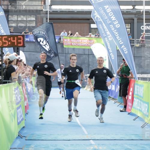 10.08.2025 - GEWOBA Citytriathlon Bremen H.Heesch http://msf.ph/oto/8553203 10.08.2025 13:55:47 Ziel 1022 meine-sportfotos.de