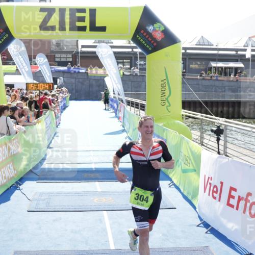 10.08.2025 - GEWOBA Citytriathlon Bremen H.Heesch http://msf.ph/oto/8553208 10.08.2025 15:10:50 Ziel 261, 304 meine-sportfotos.de