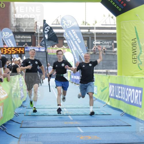 10.08.2025 - GEWOBA Citytriathlon Bremen H.Heesch http://msf.ph/oto/8553209 10.08.2025 13:55:48 Ziel 1022 meine-sportfotos.de