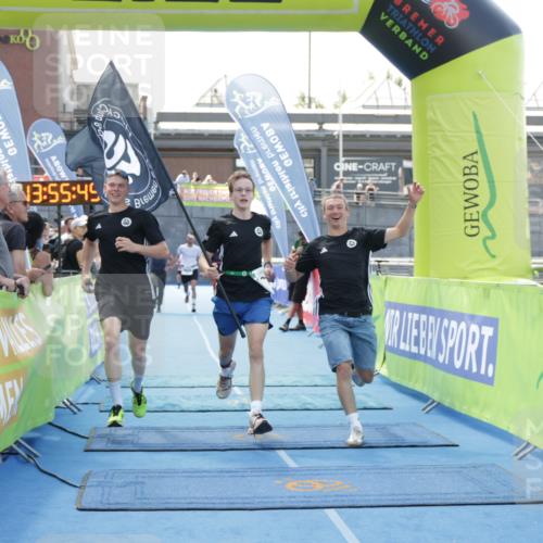 10.08.2025 - GEWOBA Citytriathlon Bremen H.Heesch http://msf.ph/oto/8553211 10.08.2025 13:55:48 Ziel 1022 meine-sportfotos.de