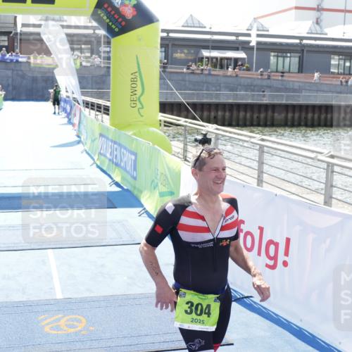 10.08.2025 - GEWOBA Citytriathlon Bremen H.Heesch http://msf.ph/oto/8553212 10.08.2025 15:10:51 Ziel 304 meine-sportfotos.de