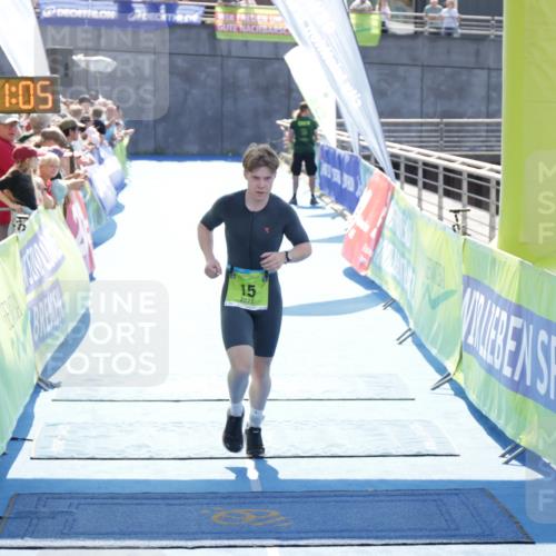10.08.2025 - GEWOBA Citytriathlon Bremen H.Heesch http://msf.ph/oto/8553217 10.08.2025 15:11:09 Ziel 15 meine-sportfotos.de