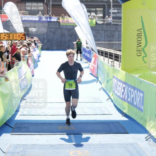 10.08.2025 - GEWOBA Citytriathlon Bremen H.Heesch http://msf.ph/oto/8553218 10.08.2025 15:11:09 Ziel 15 meine-sportfotos.de
