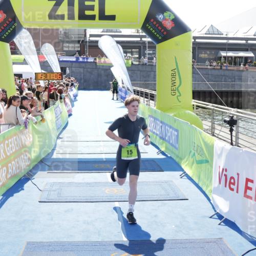 10.08.2025 - GEWOBA Citytriathlon Bremen H.Heesch http://msf.ph/oto/8553223 10.08.2025 15:11:10 Ziel 15 meine-sportfotos.de