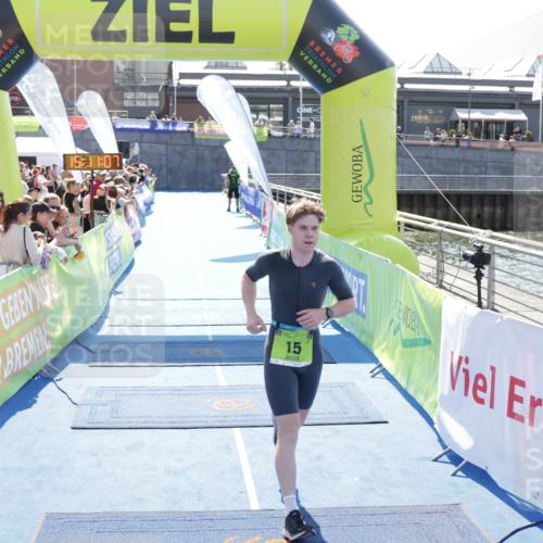 10.08.2025 - GEWOBA Citytriathlon Bremen H.Heesch http://msf.ph/oto/8553227 10.08.2025 15:11:11 Ziel 15 meine-sportfotos.de