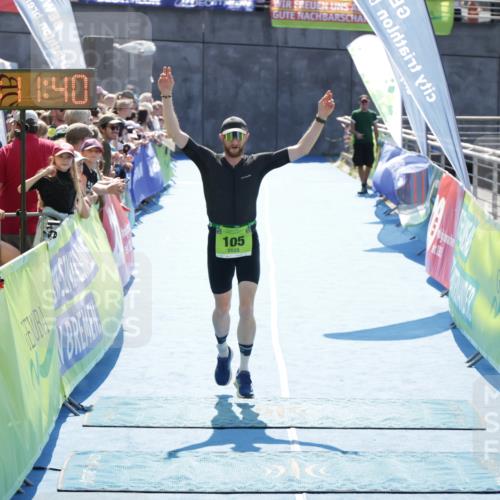 10.08.2025 - GEWOBA Citytriathlon Bremen H.Heesch http://msf.ph/oto/8553239 10.08.2025 15:11:44 Ziel 105 meine-sportfotos.de