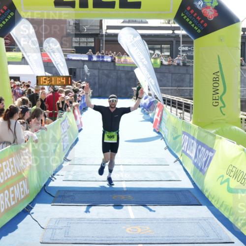 10.08.2025 - GEWOBA Citytriathlon Bremen H.Heesch http://msf.ph/oto/8553245 10.08.2025 15:11:45 Ziel 105 meine-sportfotos.de