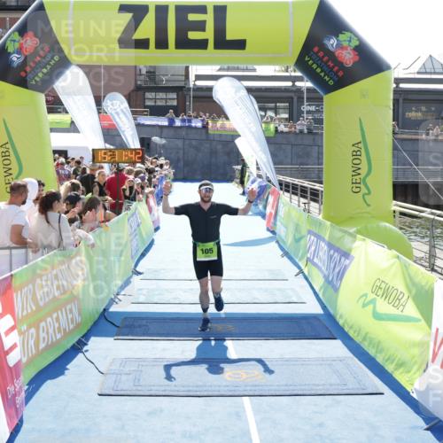 10.08.2025 - GEWOBA Citytriathlon Bremen H.Heesch http://msf.ph/oto/8553247 10.08.2025 15:11:46 Ziel 105 meine-sportfotos.de