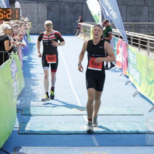 10.08.2025 - GEWOBA Citytriathlon Bremen H.Heesch http://msf.ph/oto/8553248 10.08.2025 13:56:24 Ziel 559, 572, 1010 meine-sportfotos.de
