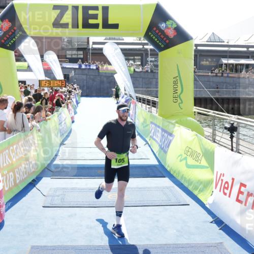 10.08.2025 - GEWOBA Citytriathlon Bremen H.Heesch http://msf.ph/oto/8553253 10.08.2025 15:11:47 Ziel 105 meine-sportfotos.de