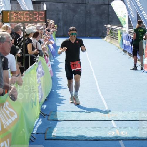 10.08.2025 - GEWOBA Citytriathlon Bremen H.Heesch http://msf.ph/oto/8553256 10.08.2025 13:56:35 Ziel 721 meine-sportfotos.de