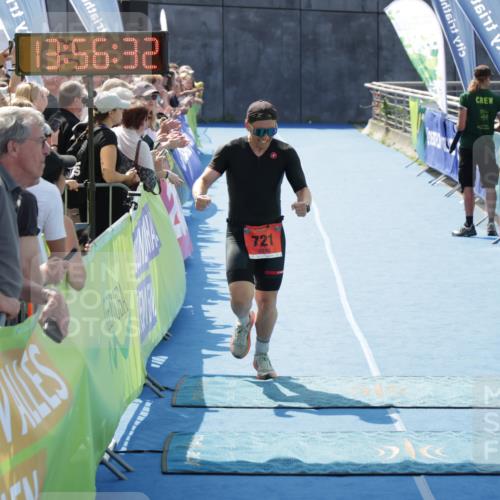 10.08.2025 - GEWOBA Citytriathlon Bremen H.Heesch http://msf.ph/oto/8553258 10.08.2025 13:56:36 Ziel 721 meine-sportfotos.de