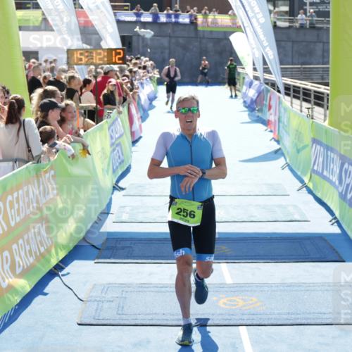 10.08.2025 - GEWOBA Citytriathlon Bremen H.Heesch http://msf.ph/oto/8553263 10.08.2025 15:12:16 Ziel 243, 256 meine-sportfotos.de
