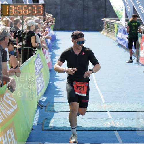 10.08.2025 - GEWOBA Citytriathlon Bremen H.Heesch http://msf.ph/oto/8553265 10.08.2025 13:56:37 Ziel 721 meine-sportfotos.de