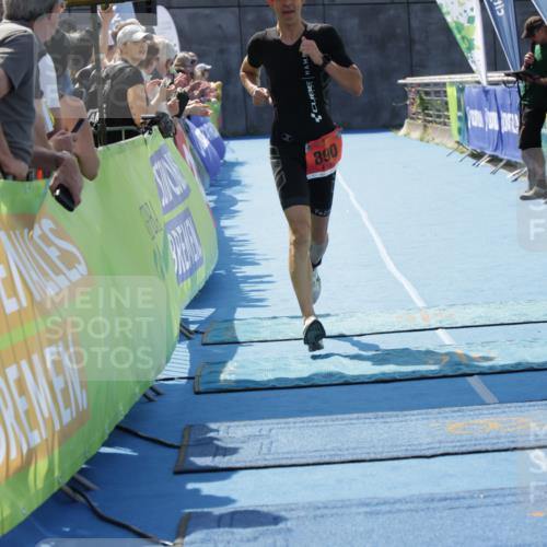 10.08.2025 - GEWOBA Citytriathlon Bremen H.Heesch http://msf.ph/oto/8553275 10.08.2025 13:56:52 Ziel 890 meine-sportfotos.de
