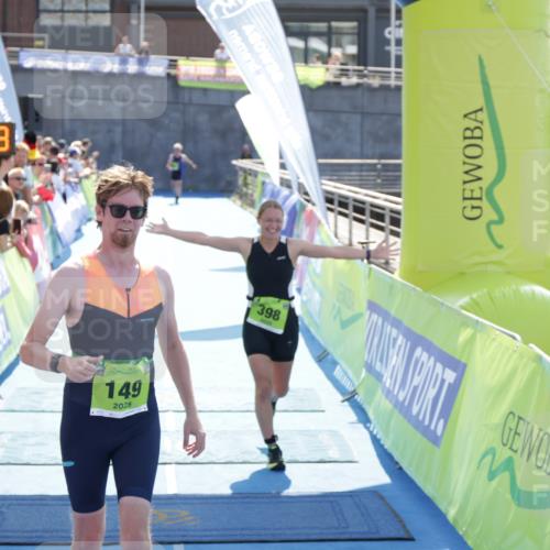 10.08.2025 - GEWOBA Citytriathlon Bremen H.Heesch http://msf.ph/oto/8553292 10.08.2025 15:44:23 Ziel 149, 398, 519 meine-sportfotos.de
