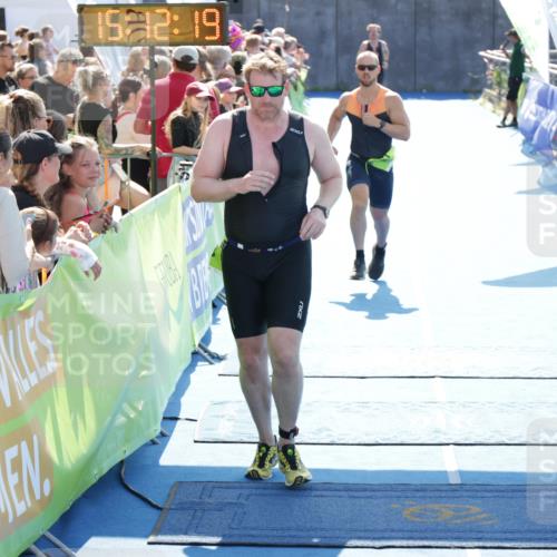 10.08.2025 - GEWOBA Citytriathlon Bremen H.Heesch http://msf.ph/oto/8553295 10.08.2025 15:12:23 Ziel 97, 243 meine-sportfotos.de