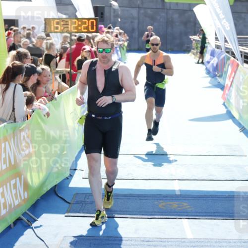 10.08.2025 - GEWOBA Citytriathlon Bremen H.Heesch http://msf.ph/oto/8553302 10.08.2025 15:12:23 Ziel 97, 243 meine-sportfotos.de