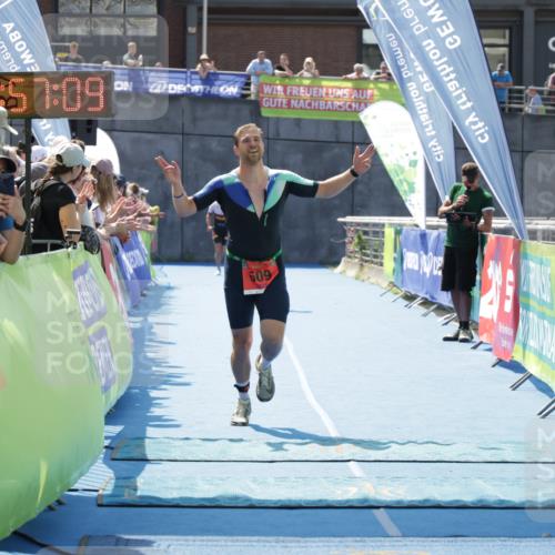 10.08.2025 - GEWOBA Citytriathlon Bremen H.Heesch http://msf.ph/oto/8553303 10.08.2025 13:57:13 Ziel 609 meine-sportfotos.de