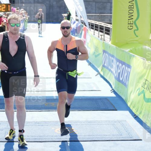 10.08.2025 - GEWOBA Citytriathlon Bremen H.Heesch http://msf.ph/oto/8553313 10.08.2025 15:12:25 Ziel 97, 122, 243 meine-sportfotos.de