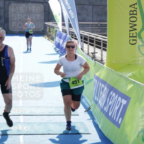 10.08.2025 - GEWOBA Citytriathlon Bremen H.Heesch http://msf.ph/oto/8553318 10.08.2025 15:44:42 Ziel 183, 331, 451 meine-sportfotos.de