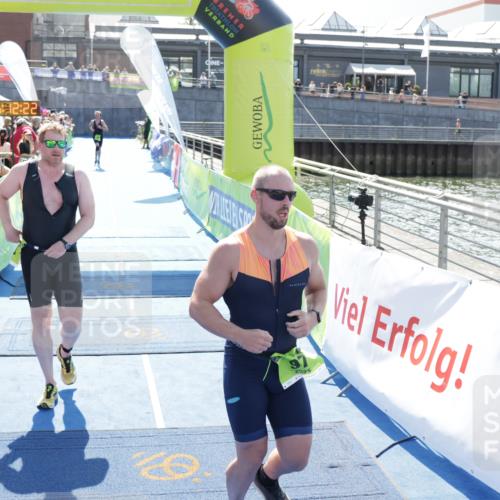10.08.2025 - GEWOBA Citytriathlon Bremen H.Heesch http://msf.ph/oto/8553324 10.08.2025 15:12:26 Ziel 97, 122, 243 meine-sportfotos.de