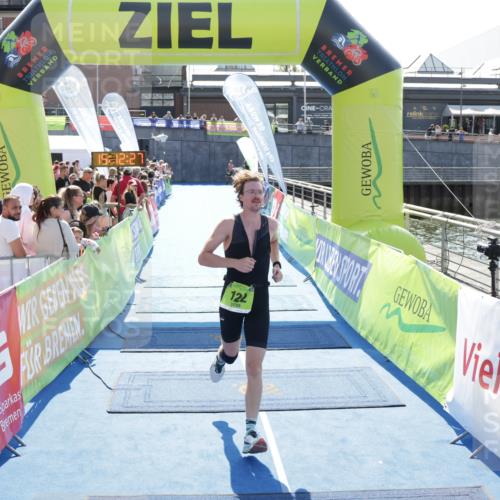 10.08.2025 - GEWOBA Citytriathlon Bremen H.Heesch http://msf.ph/oto/8553345 10.08.2025 15:12:31 Ziel 97, 122 meine-sportfotos.de
