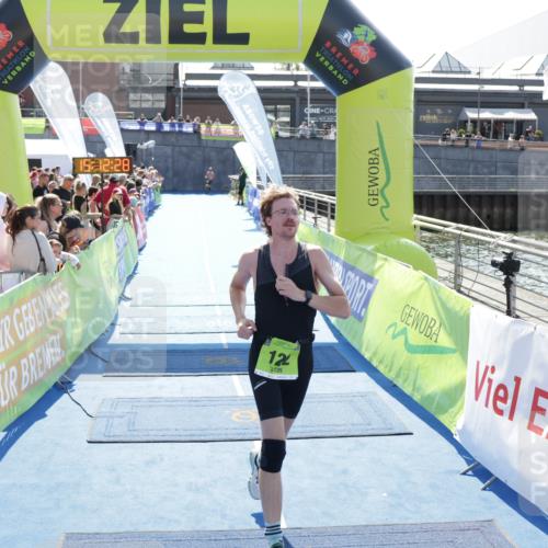 10.08.2025 - GEWOBA Citytriathlon Bremen H.Heesch http://msf.ph/oto/8553348 10.08.2025 15:12:31 Ziel 97, 122 meine-sportfotos.de