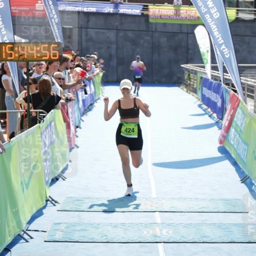 10.08.2025 - GEWOBA Citytriathlon Bremen H.Heesch http://msf.ph/oto/8553358 10.08.2025 15:45:00 Ziel 424 meine-sportfotos.de