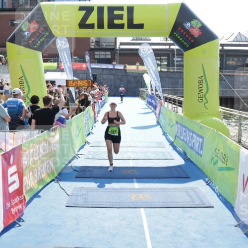 10.08.2025 - GEWOBA Citytriathlon Bremen H.Heesch http://msf.ph/oto/8553367 10.08.2025 15:45:01 Ziel 424 meine-sportfotos.de