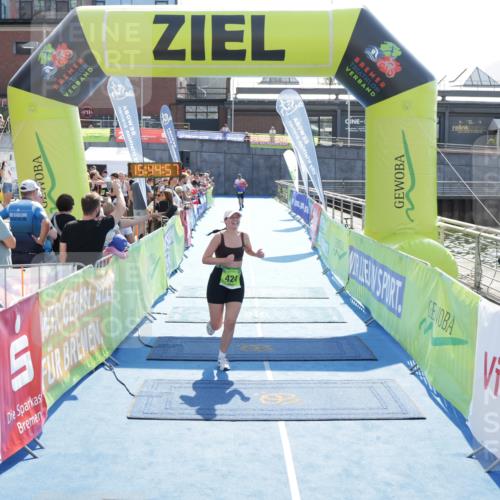 10.08.2025 - GEWOBA Citytriathlon Bremen H.Heesch http://msf.ph/oto/8553369 10.08.2025 15:45:01 Ziel 424 meine-sportfotos.de