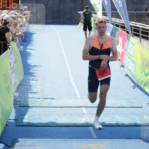 10.08.2025 - GEWOBA Citytriathlon Bremen H.Heesch http://msf.ph/oto/8553370 10.08.2025 13:58:10 Ziel 646 meine-sportfotos.de