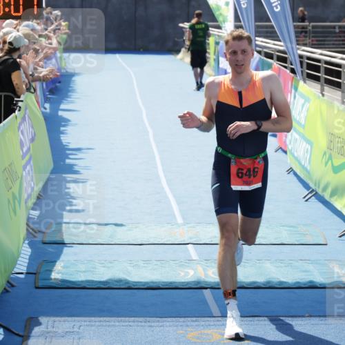 10.08.2025 - GEWOBA Citytriathlon Bremen H.Heesch http://msf.ph/oto/8553376 10.08.2025 13:58:10 Ziel 646 meine-sportfotos.de