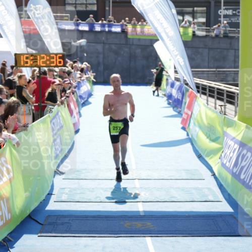 10.08.2025 - GEWOBA Citytriathlon Bremen H.Heesch http://msf.ph/oto/8553377 10.08.2025 15:12:40 Ziel 257 meine-sportfotos.de