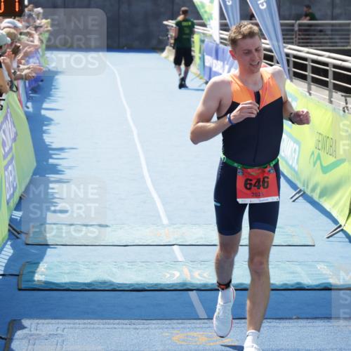 10.08.2025 - GEWOBA Citytriathlon Bremen H.Heesch http://msf.ph/oto/8553379 10.08.2025 13:58:10 Ziel 646 meine-sportfotos.de