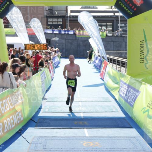 10.08.2025 - GEWOBA Citytriathlon Bremen H.Heesch http://msf.ph/oto/8553380 10.08.2025 15:12:40 Ziel 257 meine-sportfotos.de