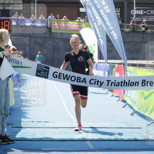 10.08.2025 - GEWOBA Citytriathlon Bremen H.Heesch http://msf.ph/oto/8553385 10.08.2025 13:58:22 Ziel 916 meine-sportfotos.de