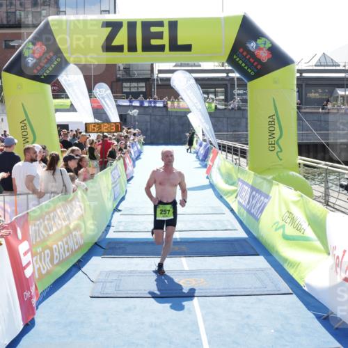 10.08.2025 - GEWOBA Citytriathlon Bremen H.Heesch http://msf.ph/oto/8553387 10.08.2025 15:12:41 Ziel 257 meine-sportfotos.de