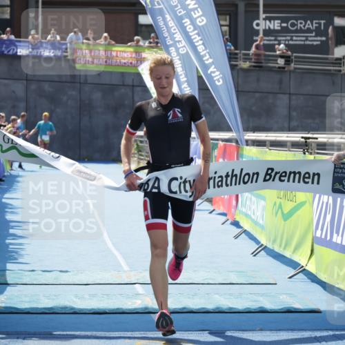 10.08.2025 - GEWOBA Citytriathlon Bremen H.Heesch http://msf.ph/oto/8553389 10.08.2025 13:58:22 Ziel 916 meine-sportfotos.de