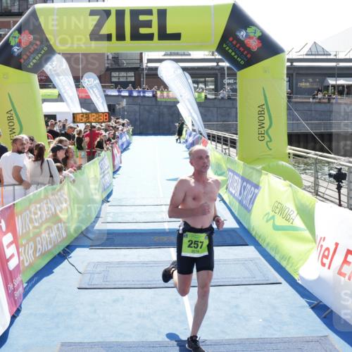 10.08.2025 - GEWOBA Citytriathlon Bremen H.Heesch http://msf.ph/oto/8553397 10.08.2025 15:12:42 Ziel 257 meine-sportfotos.de